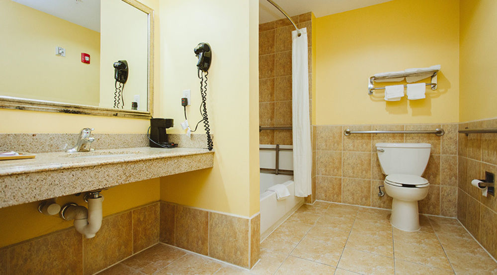 Scottish Inns Suites East Sam Houston Pkwy North Ченълвю Екстериор снимка