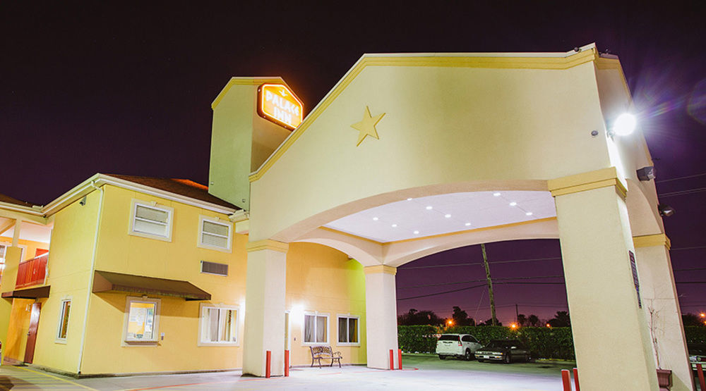Scottish Inns Suites East Sam Houston Pkwy North Ченълвю Екстериор снимка